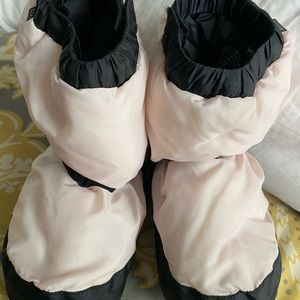 Bloch warmup booties